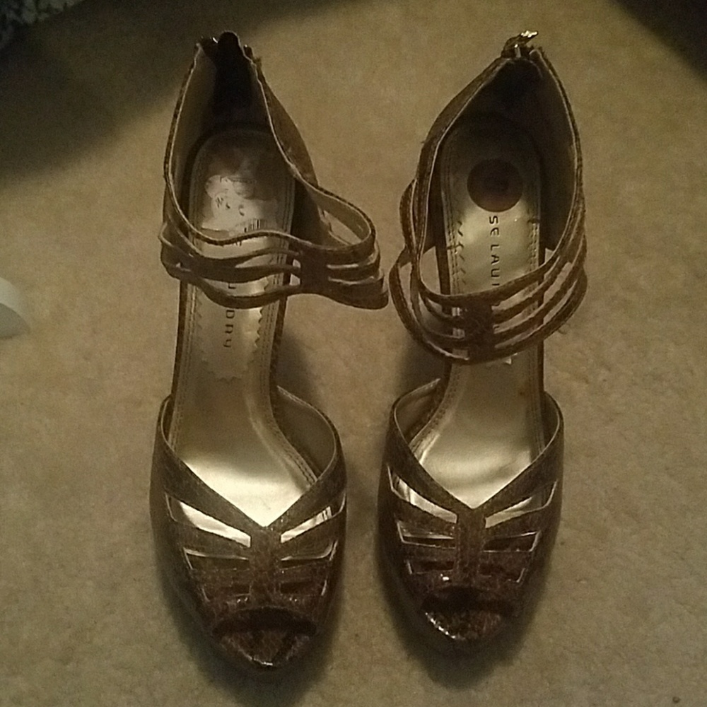 Chinese Laundry peep toe